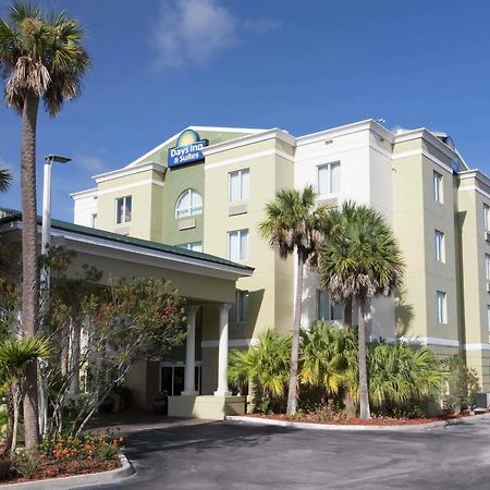 Days Inn & Suites By Wyndham Fort Pierce I-95 Exterior foto
