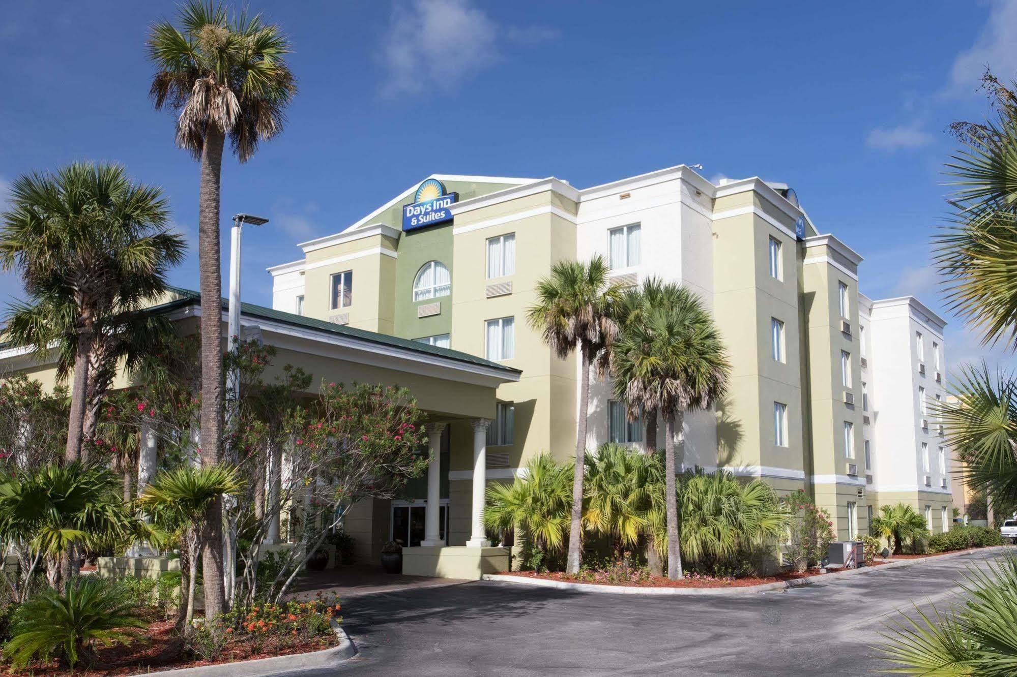 Days Inn & Suites By Wyndham Fort Pierce I-95 Exterior foto